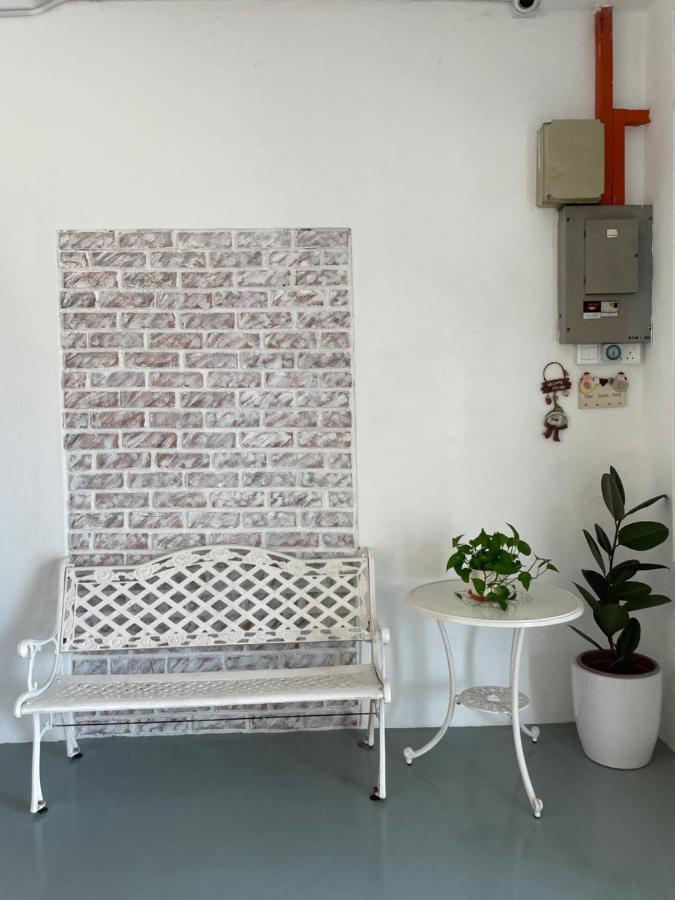 Guest House "Feel At Home" Near A Famosa Fortress & Stadhuys Malacca Exteriör bild